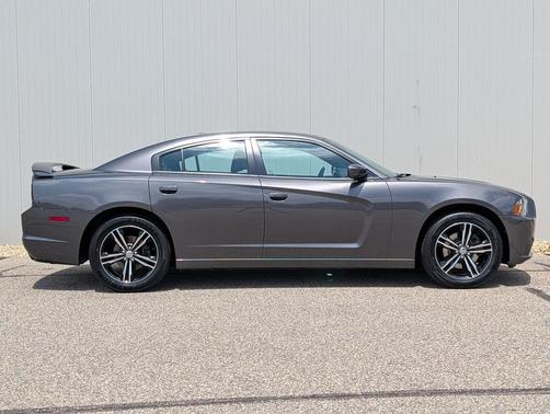 Granite Crystal Metallic Clearcoat 2014 Dodge Charger SXT