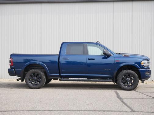 Patriot Blue Pearlcoat 2022 RAM 2500 Laramie Crew Cab 4x4 6'4' Box