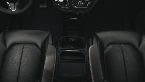 Diamond Black Crystal Pearlcoat 2027 Chrysler Pacifica L