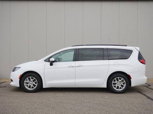 2021 Chrysler Voyager LXI