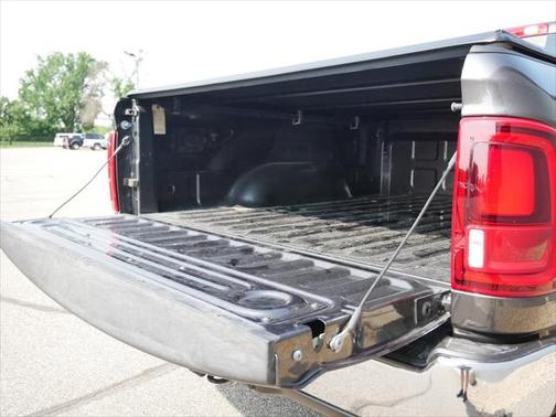2025 RAM 3500 Big Horn Crew Cab 4x2 6'4' Box