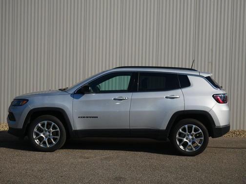 2024 Jeep Compass Latitude Lux