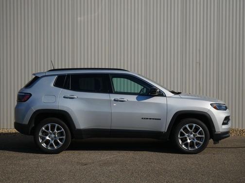 2024 Jeep Compass Latitude Lux