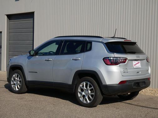 2024 Jeep Compass Latitude Lux