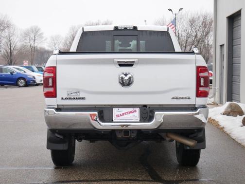 2020 RAM 2500 Laramie Crew Cab 4X4 6'4' Box