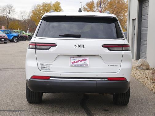 2023 Jeep Grand Cherokee L Laredo