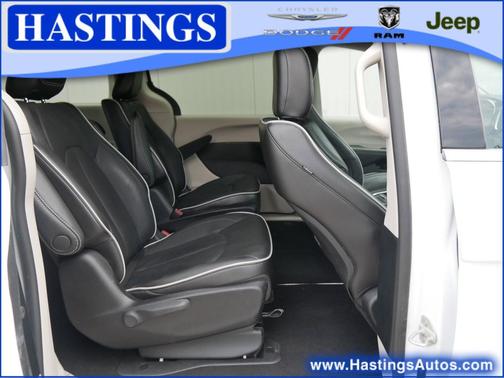 2023 Chrysler Pacifica Hybrid Limited