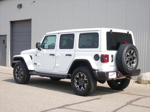 2025 Jeep Wrangler 4-Door Sahara 4x4