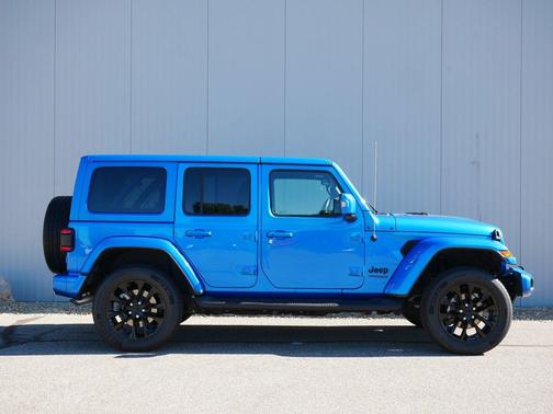 Hydro Blue Pearlcoat 2022 Jeep Wrangler Unlimited High Altitude 4x4