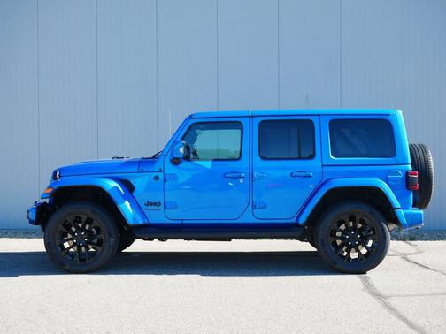 Hydro Blue Pearlcoat 2022 Jeep Wrangler Unlimited High Altitude 4x4