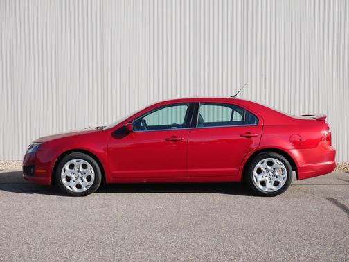 Red 2010 Ford Fusion SE