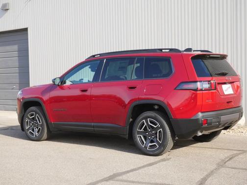 Red Hot Pearlcoat 2026 Jeep Cherokee Limited