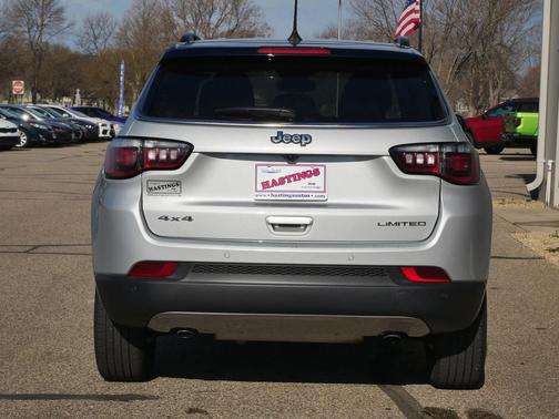 Silver Zynith Metallic Clearcoat 2024 Jeep Compass Limited