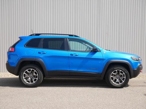 2022 Jeep Cherokee Trailhawk