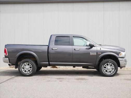 2017 RAM 2500 Laramie Crew Cab 4x4 6'4' Box
