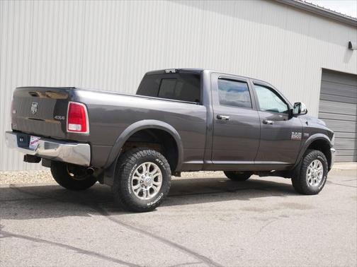 2017 RAM 2500 Laramie Crew Cab 4x4 6'4' Box