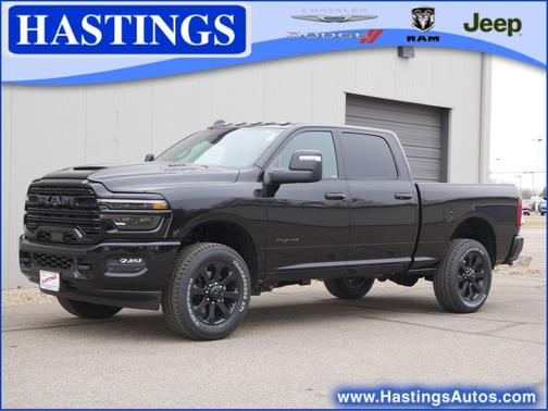 Diamond Black Crystal Pearlcoat 2026 RAM 3500 Laramie Crew Cab 4x4 6'4' Box