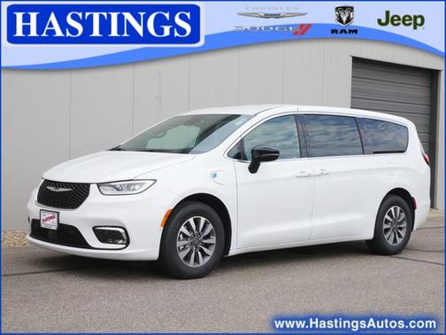 2025 Chrysler Pacifica Hybrid Select