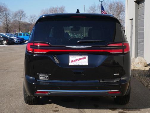 2026 Chrysler Pacifica L