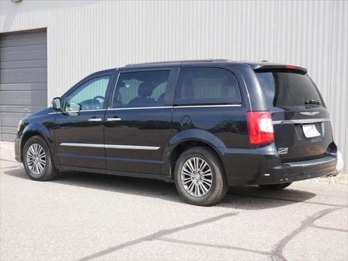 2014 Chrysler Town & Country Touring-L