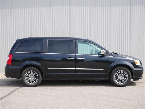 2014 Chrysler Town & Country Touring-L