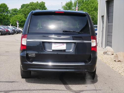 2014 Chrysler Town & Country Touring-L