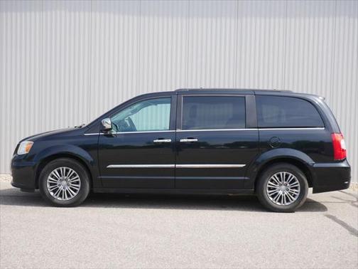 2014 Chrysler Town & Country Touring-L