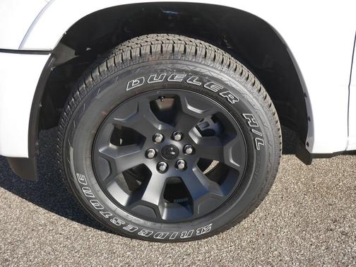 Bright White Clearcoat 2026 RAM 1500 Big Horn/Lone Star