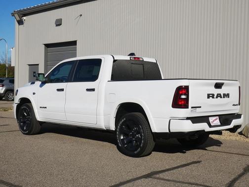 Bright White Clearcoat 2026 RAM 1500 Big Horn/Lone Star
