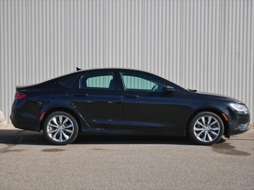 2016 Chrysler 200 S
