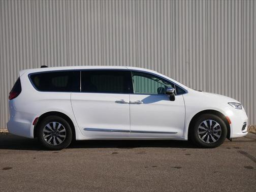 2023 Chrysler Pacifica Hybrid Limited