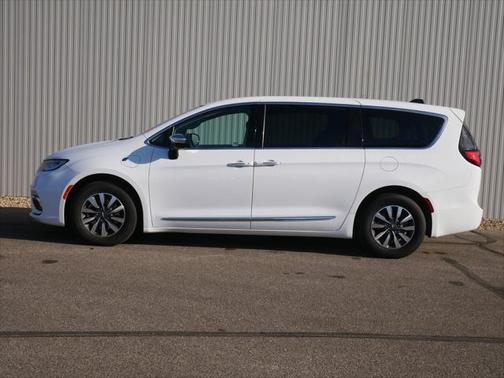 2023 Chrysler Pacifica Hybrid Limited