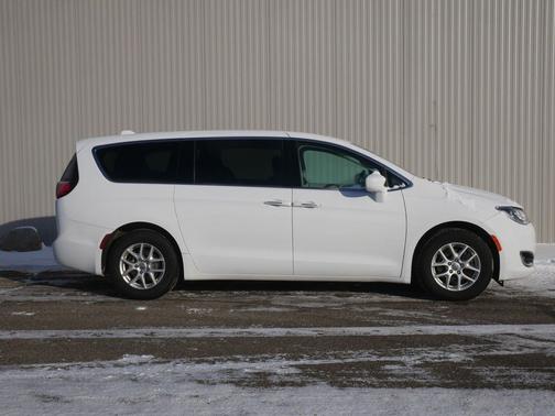 2020 Chrysler Pacifica Touring