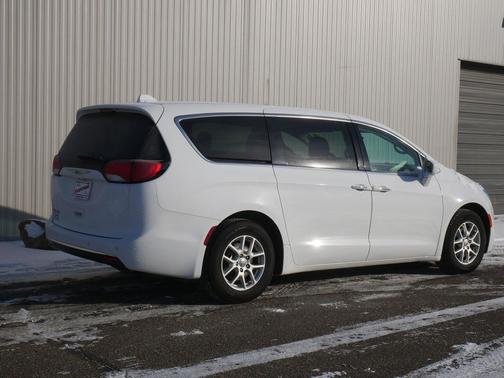 2020 Chrysler Pacifica Touring