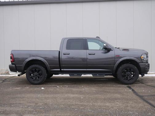 2022 RAM 2500 Laramie Crew Cab 4x4 6'4' Box