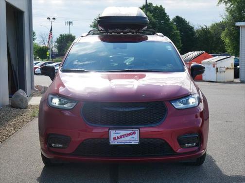 2025 Chrysler Pacifica L