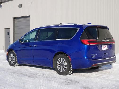 2021 Chrysler Pacifica Hybrid Touring L