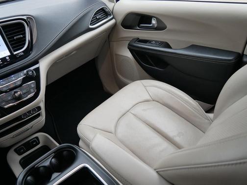 2021 Chrysler Pacifica Hybrid Touring L