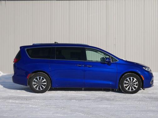 2021 Chrysler Pacifica Hybrid Touring L