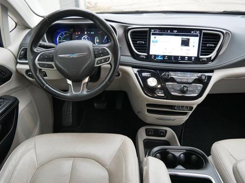 2021 Chrysler Pacifica Hybrid Touring L