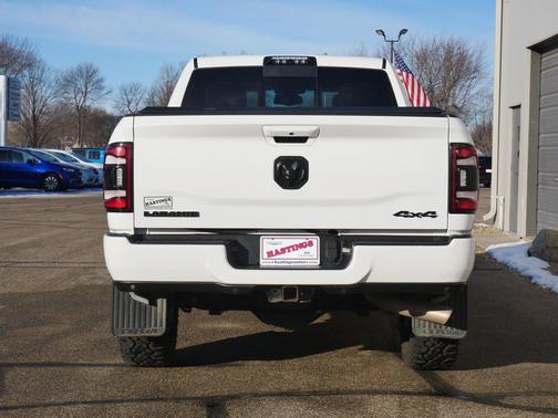 2020 RAM 2500 Laramie Crew Cab 4X4 6'4' Box