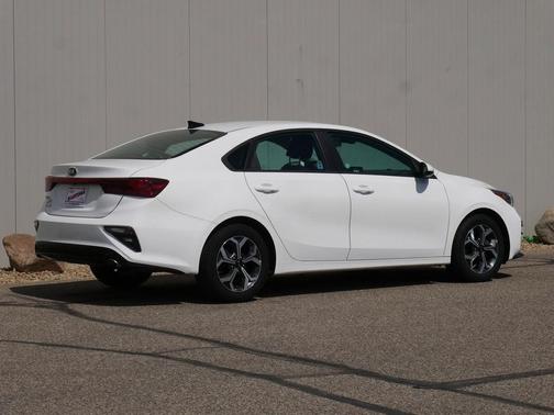 White 2021 Kia Forte LXS