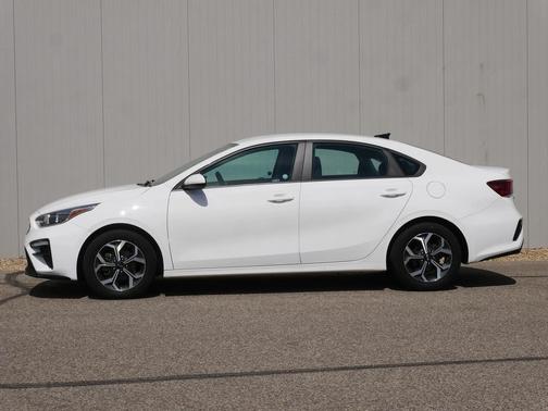 White 2021 Kia Forte LXS