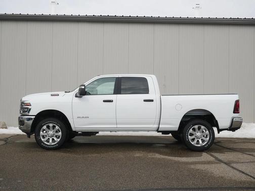 Bright White Clearcoat 2026 RAM 2500 Big Horn Crew Cab 4x4 6'4' Box