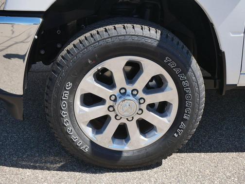 Bright White Clearcoat 2026 RAM 2500 Big Horn Crew Cab 4x4 6'4' Box