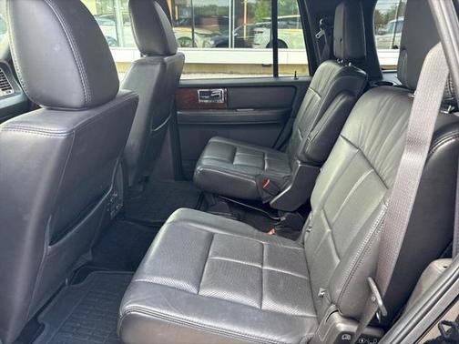 2012 Lincoln Navigator Base