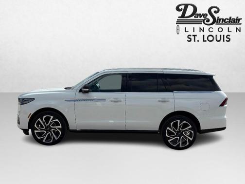 Pristine White Metallic Tri-Coat 2027 Lincoln Navigator Reserve