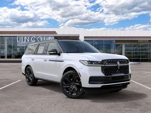 Pristine White Metallic Tri-Coat 2027 Lincoln Navigator Black Label