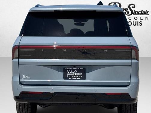 GRAY MIST METALLIC TRI-COAT 2026 Lincoln Navigator Reserve