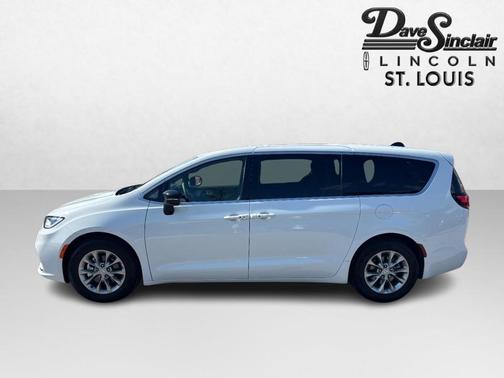 Bright White Clearcoat 2026 Chrysler Pacifica Limited